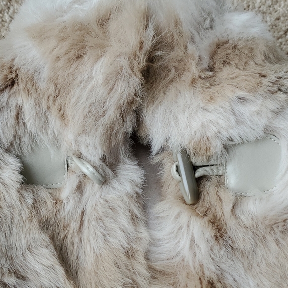 Faux Fur Girls Vest - Picture 3 of 5